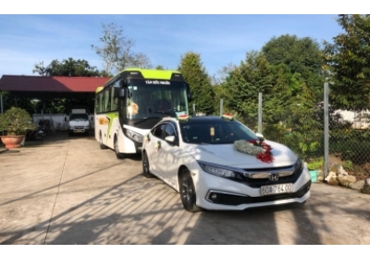 Xe đưa rước đám cưới 29 chỗ